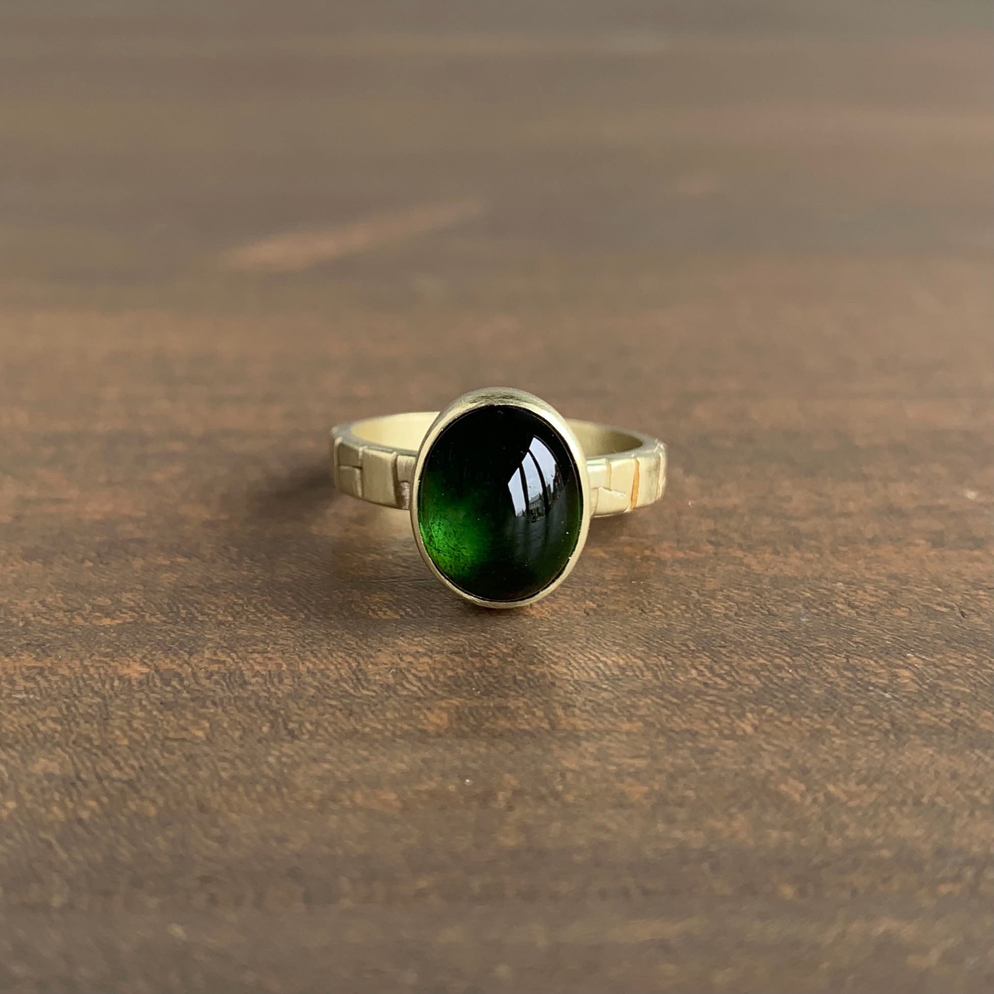 Green tourmaline hot sale cabochon ring